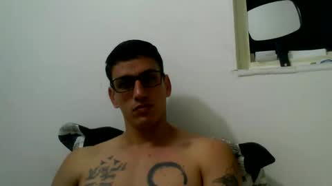 Snapshot of raul240335 chatting on October 12, 8:19 pm Raul online show from October 12, 8:19 pm