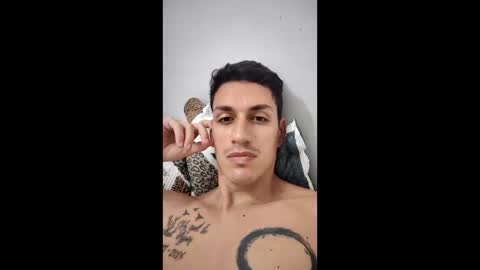 Snapshot of raul240335 chatting on April 5, 3:09 pm Raul online show from April 5, 3:09 pm