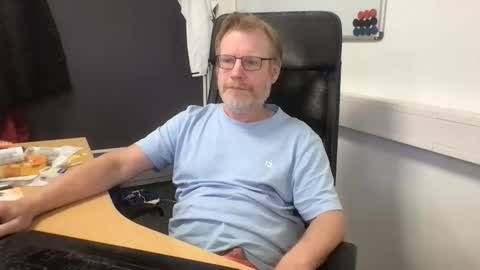 Raunchy me online show from December 1, 2:33 pm