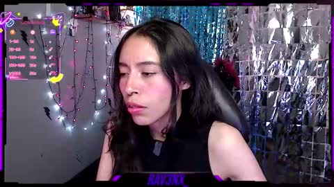   online show from March 13, 8:04 pm