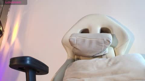   online show from October 9, 11:08 am