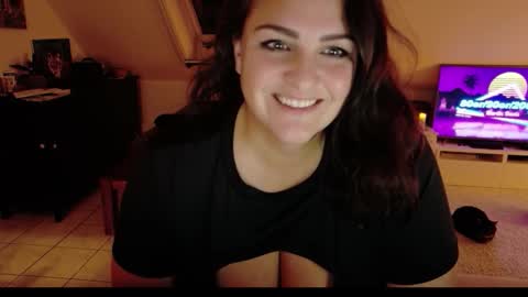 Raveena online show from January 18, 9:51 pm