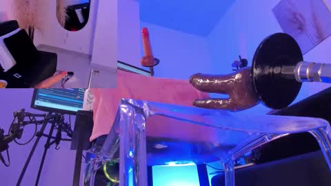 Snapshot of raven_blackk chatting on February 20, 6:19 am Raven online show from February 20, 6:19 am