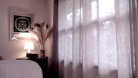 Snapshot of raven_feathers chatting on October 20, 2:50 pm  Roxanneredlight59 online show from October 20, 2:50 pm