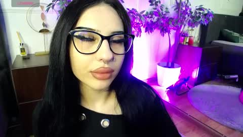 Snapshot of raven_foxxy chatting on April 9, 6:02 am Raven Foxxy online show from April 9, 6:02 am