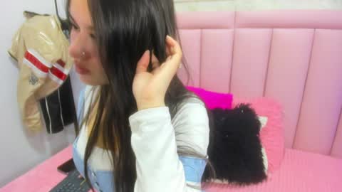 raven_loove online show from May 8, 7:52 pm
