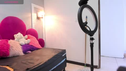 raven_loove online show from May 12, 5:10 pm
