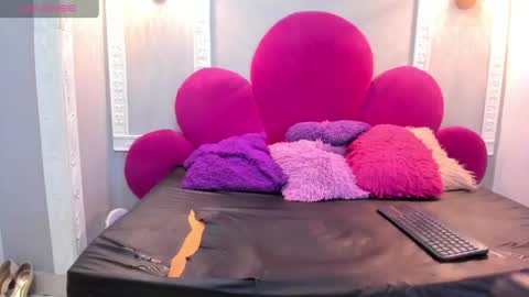 raven_loove online show from May 13, 7:11 pm