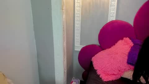 Snapshot of raven_loove chatting on June 9, 6:30 pm raven_loove online show from June 9, 6:30 pm