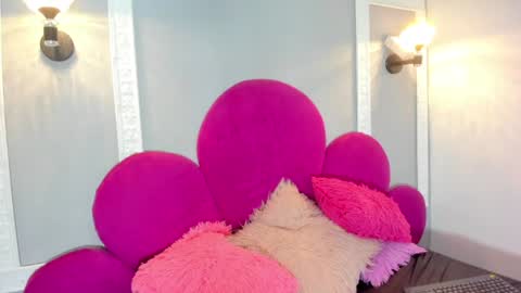 Snapshot of raven_loove chatting on June 11, 6:17 pm raven_loove online show from June 11, 6:17 pm