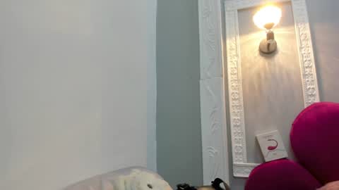 Snapshot of raven_loove chatting on June 19, 12:31 pm raven_loove online show from June 19, 12:31 pm