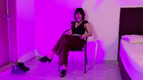 Snapshot of raven_oa chatting on April 21, 11:27 am online show from April 21, 11:27 am