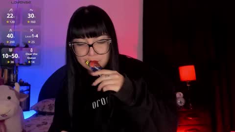 Snapshot of ravendark_666 chatting on March 28, 5:40 am Raven online show from March 28, 5:40 am