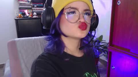 Snapshot of raventh_ chatting on September 18, 3:58 pm raventh_ online show from September 18, 3:58 pm