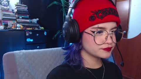 Snapshot of raventh_ chatting on September 23, 10:35 pm raventh_ online show from September 23, 10:35 pm