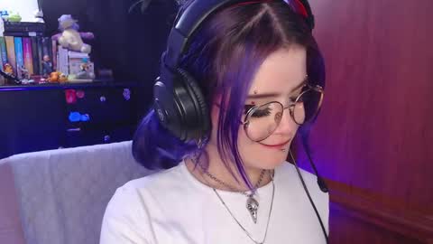 Snapshot of raventh_ chatting on September 29, 6:46 pm raventh_ online show from September 29, 6:46 pm