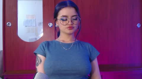 raventh_ online show from April 25, 12:41 pm