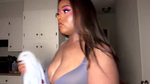 raventhebigbodybitch online show from February 8, 12:28 am
