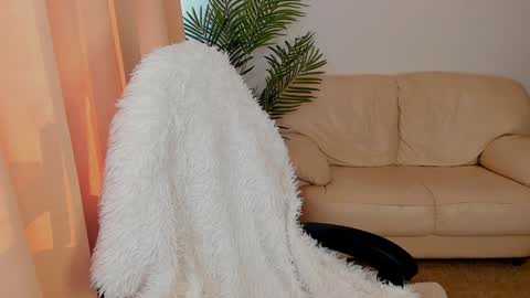 Snapshot of ravewithme9 chatting on January 14, 12:14 pm Eva online show from January 14, 12:14 pm