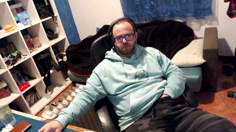 ravingr3d3 online show from January 31, 9:48 pm