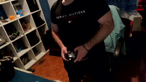 ravingr3d3 online show from February 4, 1:13 am