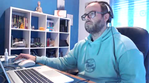 ravingr3d3 online show from February 4, 12:11 pm