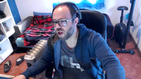 ravingr3d3 online show from February 6, 3:09 pm