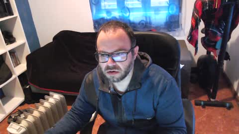 ravingr3d3 online show from February 7, 9:05 am