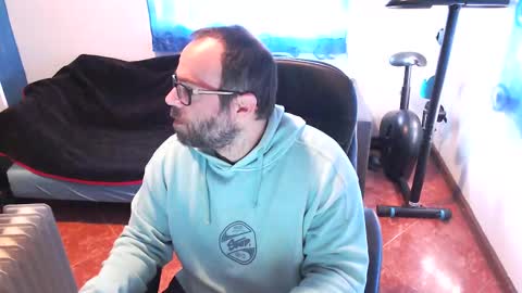 ravingr3d3 online show from February 12, 9:10 am