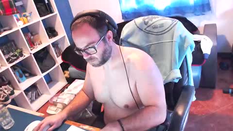 ravingr3d3 online show from February 12, 12:12 pm