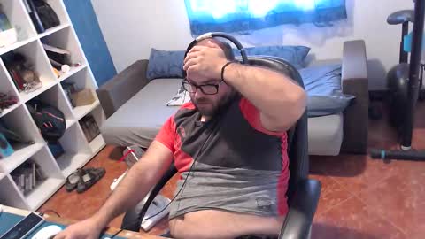 ravingr3d3 online show from September 25, 10:19 am