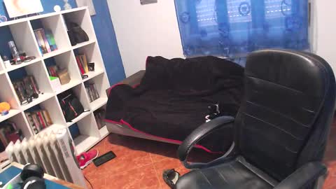 ravingr3d3 online show from December 5, 11:08 am