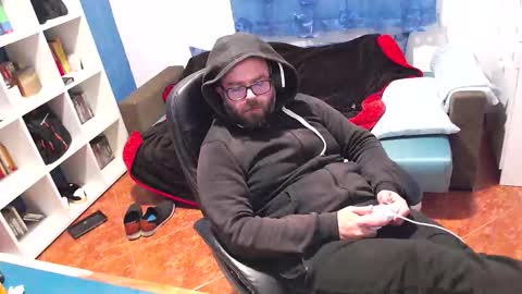 ravingr3d3 online show from December 14, 10:47 pm