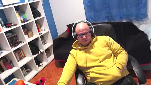 ravingr3d3 online show from December 16, 9:31 pm