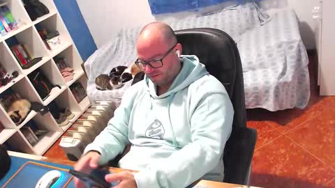 ravingr3d3 online show from January 31, 9:46 pm