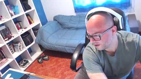 ravingr3d3 online show from April 27, 10:02 am