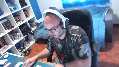 ravingr3d3 online show from April 30, 8:31 am