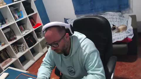 ravingr3d3 online show from May 10, 7:41 pm