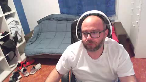 ravingr3d3 online show from May 14, 9:21 pm