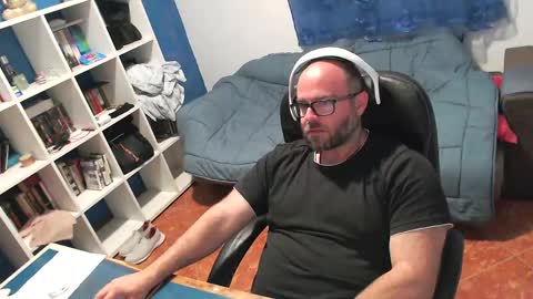 ravingr3d3 online show from May 17, 8:49 pm