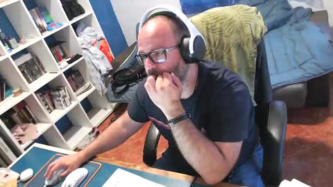 ravingr3d3 online show from May 18, 1:17 pm