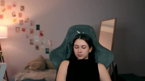 Snapshot of raviolly046 chatting on September 25, 3:38 pm Alia Mereyn online show from September 25, 3:38 pm