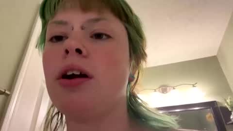 Snapshot of ravyn_xoxo chatting on January 12, 3:39 am Ravynn 3 online show from January 12, 3:39 am