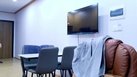 Snapshot of ray_lol chatting on January 19, 3:05 pm Ray-Ray online show from January 19, 3:05 pm