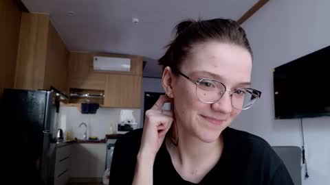 Snapshot of ray_lol chatting on February 5, 3:22 am Ray-Ray online show from February 5, 3:22 am