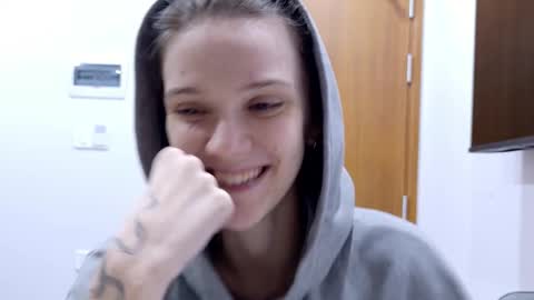 Snapshot of ray_lol chatting on February 10, 1:26 pm Ray-Ray online show from February 10, 1:26 pm