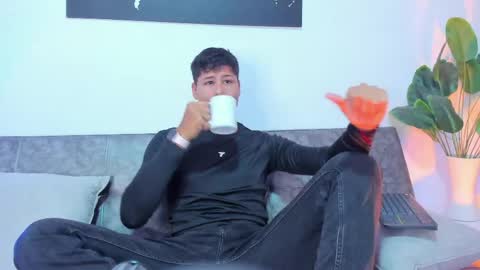 rayden_boy online show from June 4, 12:00 pm