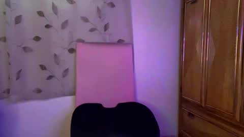 Raye Millian online show from May 14, 3:41 pm