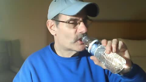 Snapshot of raylene4u2 chatting on December 5, 9:17 pm Ray online show from December 5, 9:17 pm