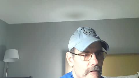 Snapshot of raylene4u2 chatting on December 6, 2:02 am Ray online show from December 6, 2:02 am